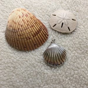 Sterling silver shell pendant